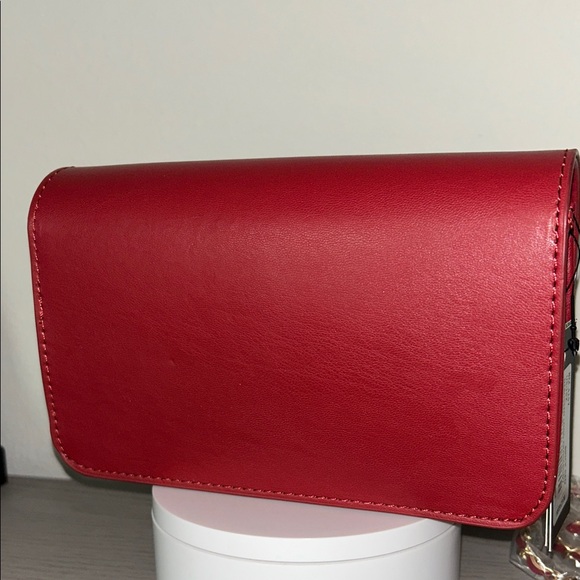 Badgley Mischka NWT Embossed Crossbody Bag with Gold Chain - Picture 6 of 9